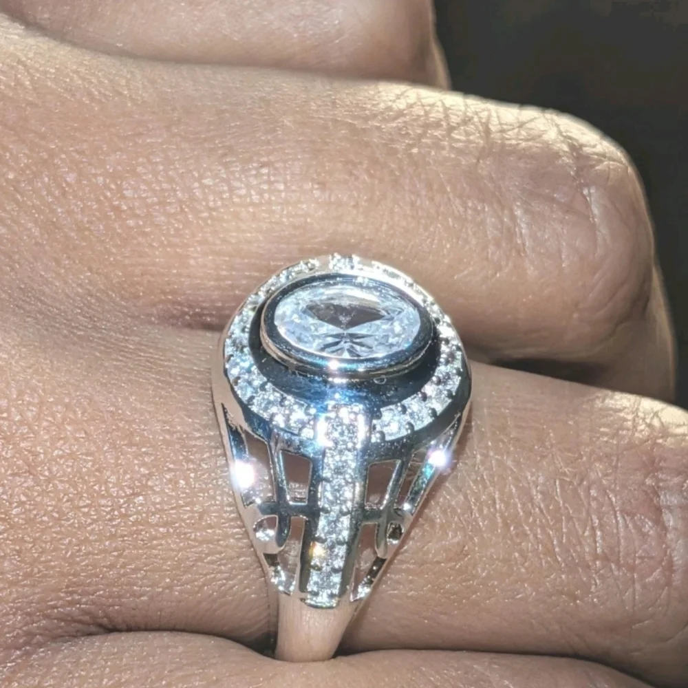 High Quality Sophisticated Men's 925 Silver Ring with Halo Centerpiece Sz 9